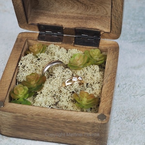 Ring cushion / ring box / ring box mango wood
