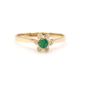 Green Round Emerald And Diamond Flower Dainty 14K Yellow Gold Ring, Flower Ring, Green Emerald Jewelry, 14k Yellow Gold Ring, Gemstone Ring