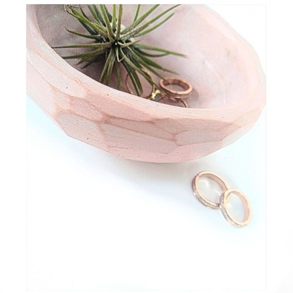 Faceted Concrete Bowl/Ring holder/Succulent planter/Air Plant Holder/jewelry dish/Home Decor/Office Decor/Housewarming Gift/soap dish/