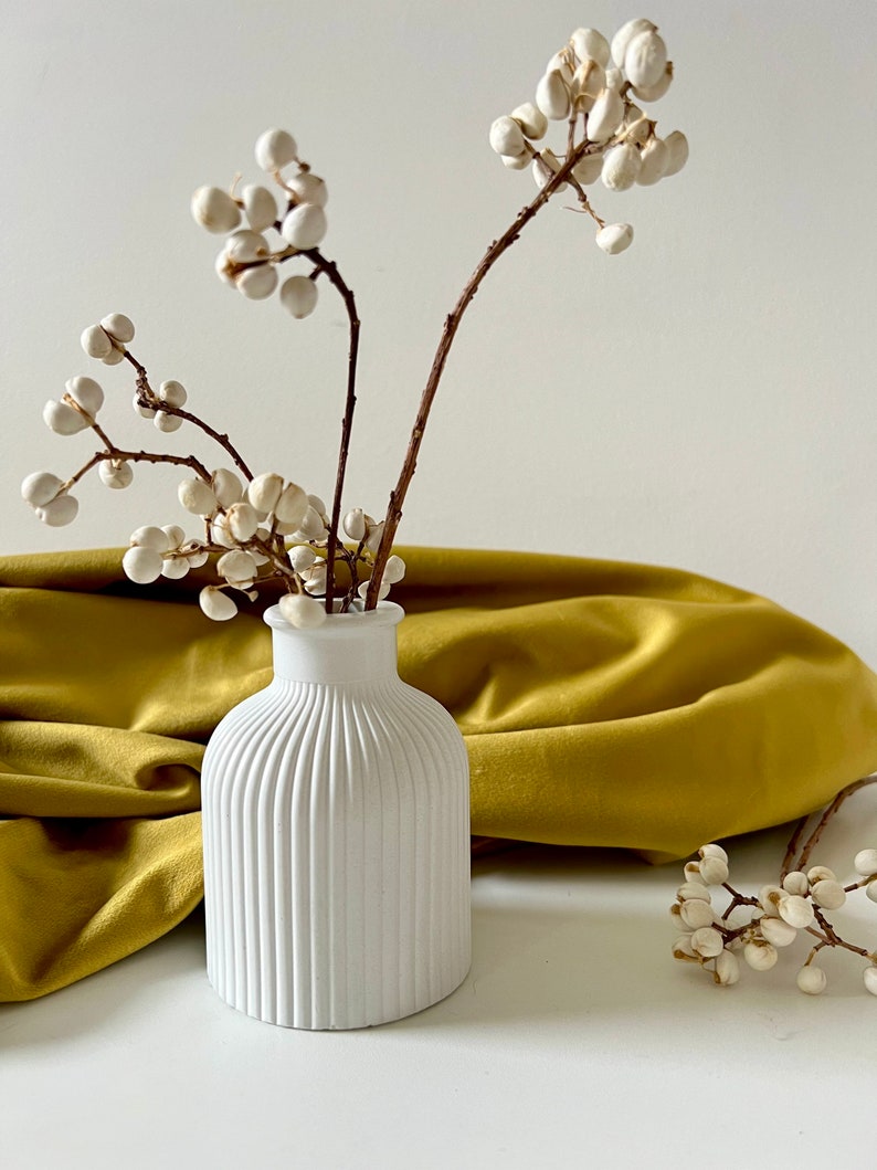 Small Bud Vase/White Concrete Vase image 1