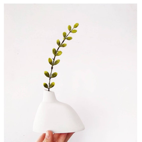 Modern Concrete Vase/Flower Vase/Bud vase/Concrete Home Decor/Minimalist/Office Decor/Housewarming gift/contemporary/table decor/white vase/