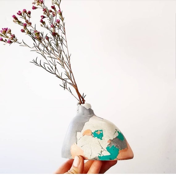 Modern Concrete Vase/Flower Vase/Bud vase/Concrete Home Decor/Minimalist/Office Decor/Housewarming gift/contemporary/table decor/white vase/