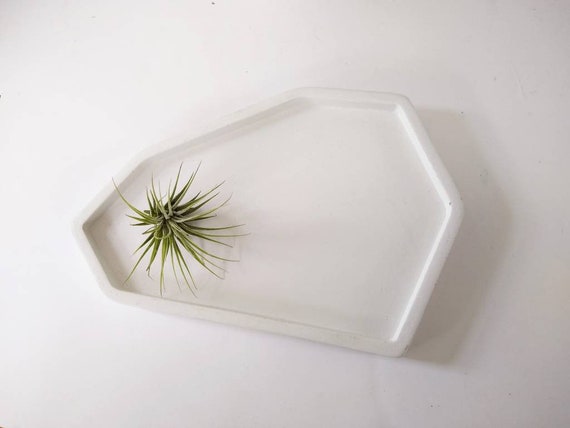 White Concrete Tray/Ring holder/key tray/Air Plant Holder/bathroom tray/Home Decor/Office Decor/Housewarming Gift/soap dish/