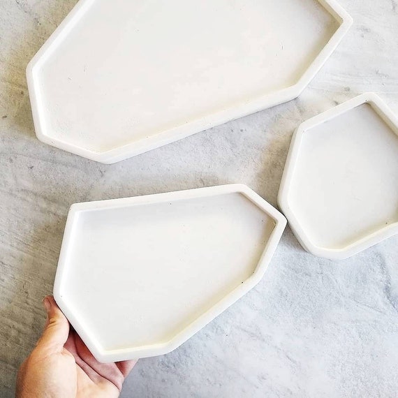 White Concrete Tray/Ring holder/key tray/Air Plant Holder/bathroom tray/Home Decor/Office Decor/Housewarming Gift/soap dish/mail tray