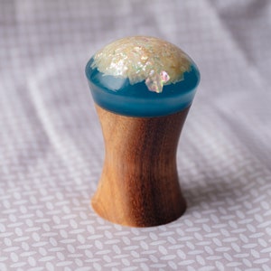 M8-1.25 Hawaiian Koa & Cast Opal Flake Shift Knob #397