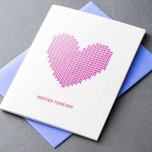 Carte typographique Besties Forever coeur tricoté