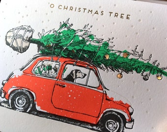 Ô chien de l'arbre de Noël en Fiat