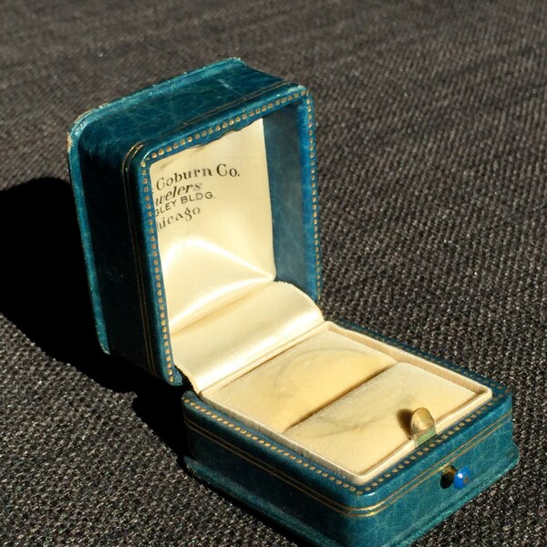 Histórico edificio de Wrigley de Chicago (Hipp y joyeros de Coburn Co.) anillo Vintage azul caja