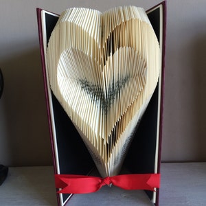 Heart Outline Book Folding Pattern - Heart Folded Book Art - Valentine&#39;s Day - Wedding - 1st Paper Anniversary Gift - Wife - Girlfriend