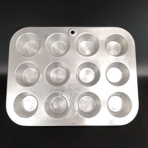 Vintage Mirro Aluminum Mini Muffin Pan, Aluminum Mini Cupcakes Pan 12  Count, Vintage Farmhouse Decor
