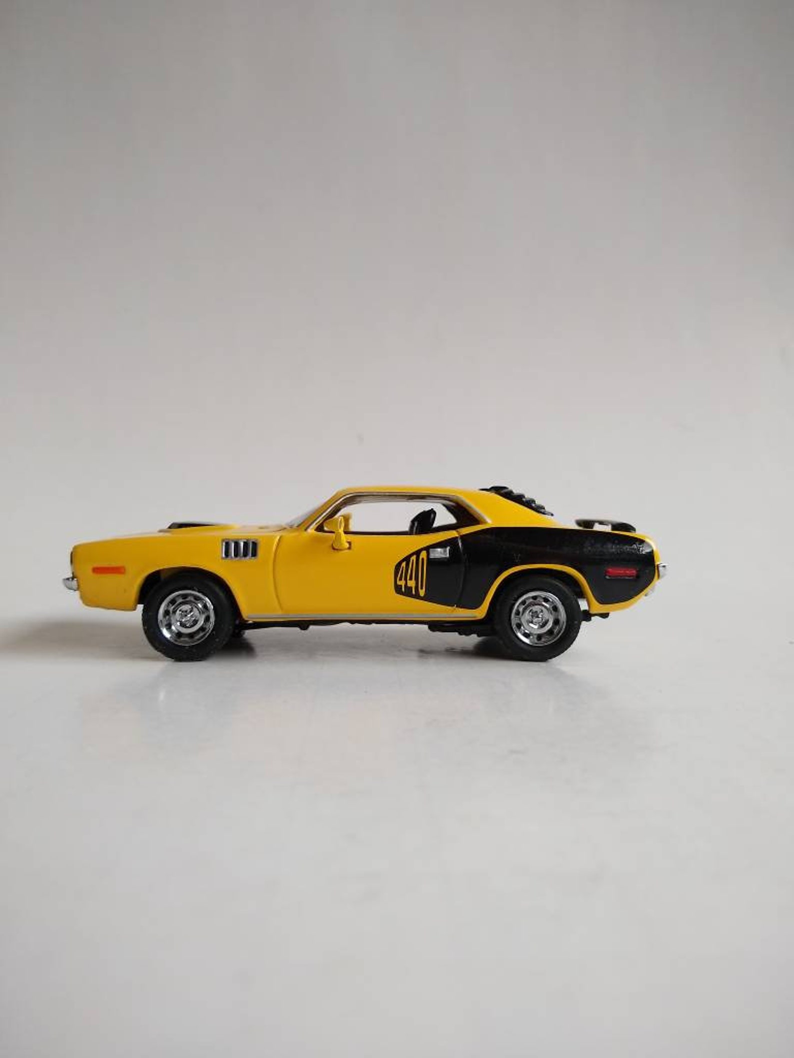 Matchbox 1971 Plymouth Cuda 440 Jaune échelle 1:43 - YMC02 Neuve