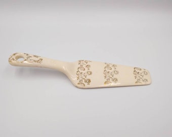 Vintage King Quality Wedding Cake Server with 22 Karat Gold Flowers, Golden Anniversary Cake Server