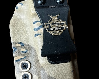 Glock 19 Inside the Waistband holster in chocolate chip.