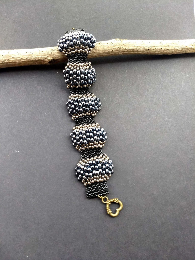 Gray and Black Beaded Wavy Bracelet for Women, Chunky Wide Seed Bead