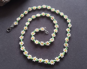 Daisy Seed Bead Necklace : Dainty White and Yellow Beaded Chain | Handmade Bohemian Jewelry