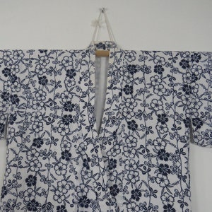 Vintage Japanese cotton yukata white and navy blue color flower pattern kimono robe nightwear 23MAY23-10