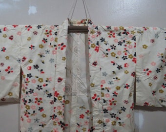 Vintage Japanese Jacket haori cream color flower pattern kimono robe nightwear 29MARCH23-01