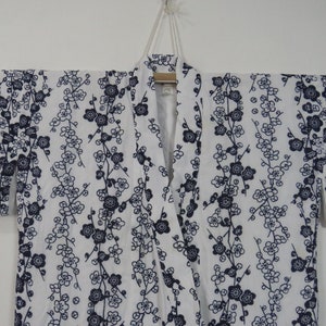 Vintage Japanese cotton yukata white and dark blue color flower pattern kimono robe nightwear 29MAY23-01