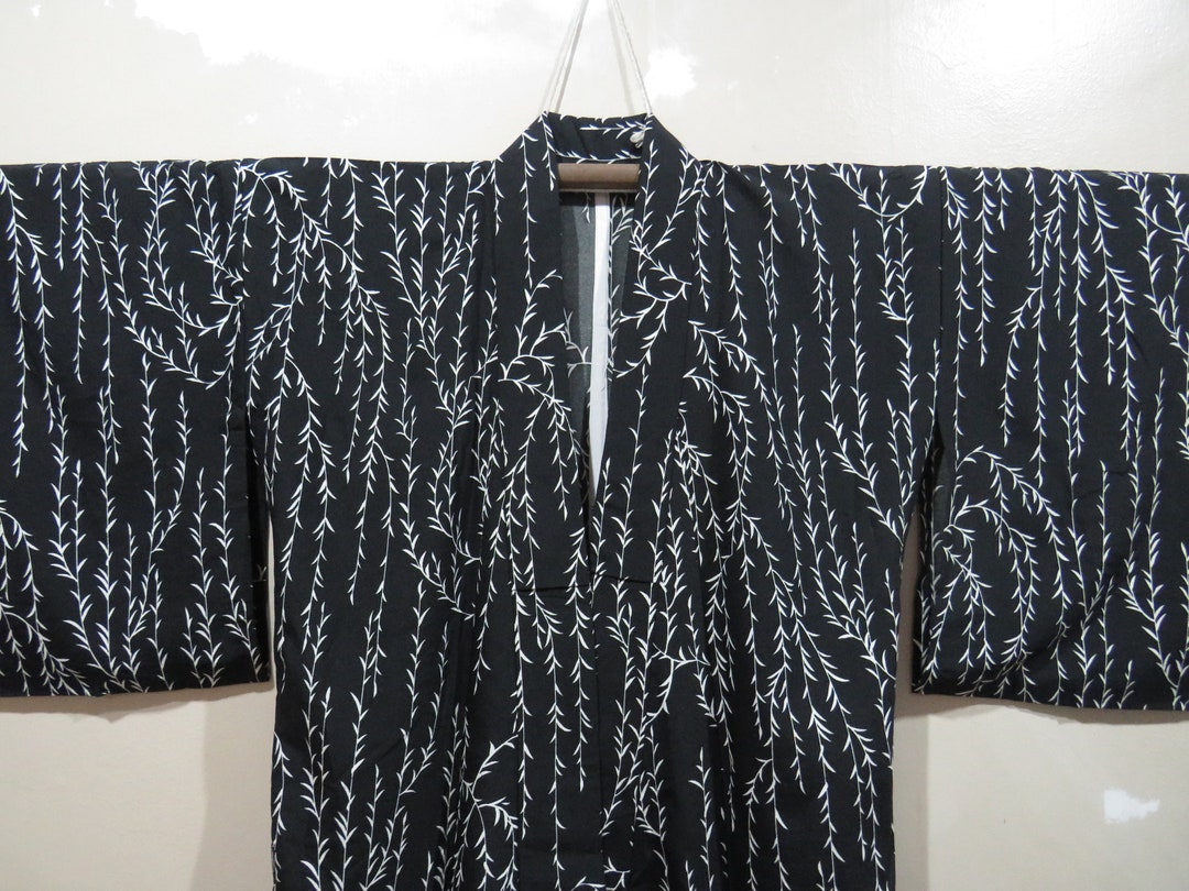 Vintage Japanese Kimono Black Color Flower Pattern Kimono Robe Nightwear 08SEPTEMBER2201 Etsy