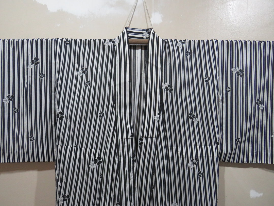 Vintage Japanese Kimono White and Black Color Flower Pattern Etsy