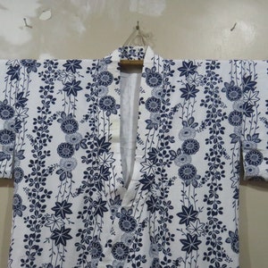 Vintage Japanese cotton yukata white and dark blue color flower pattern kimono robe nightwear 26MAY22-03