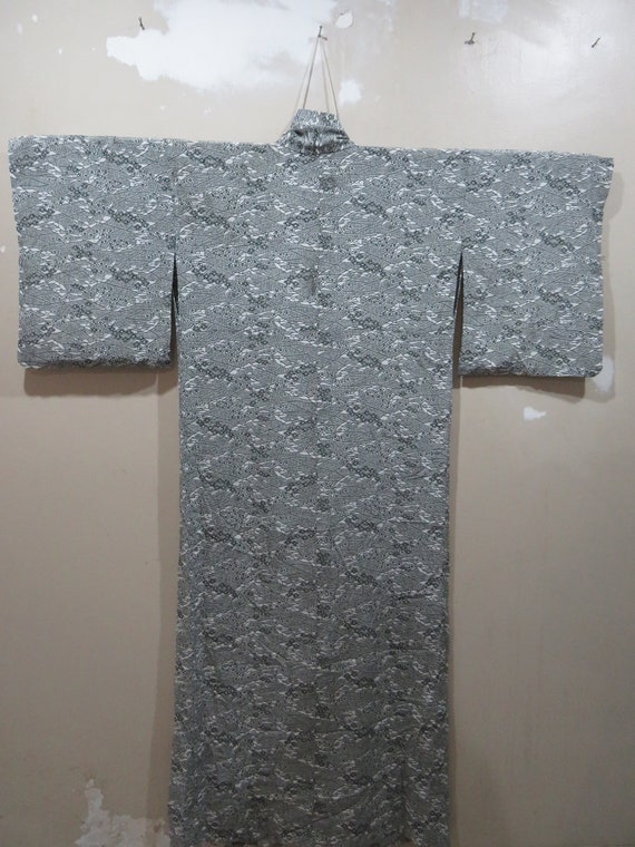 Vintage Japanese kimono grey color flower pattern… - image 4