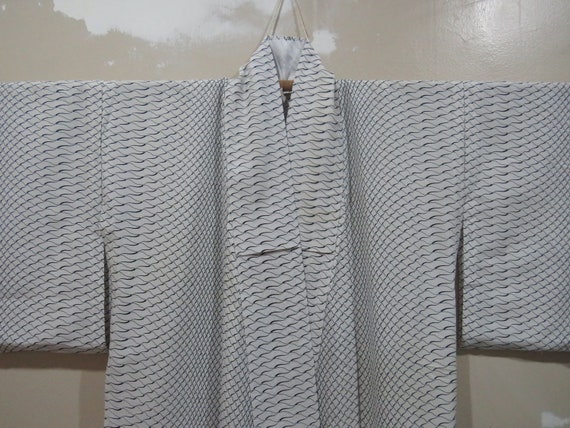 Vintage Japanese kimono white color abstract patt… - image 1