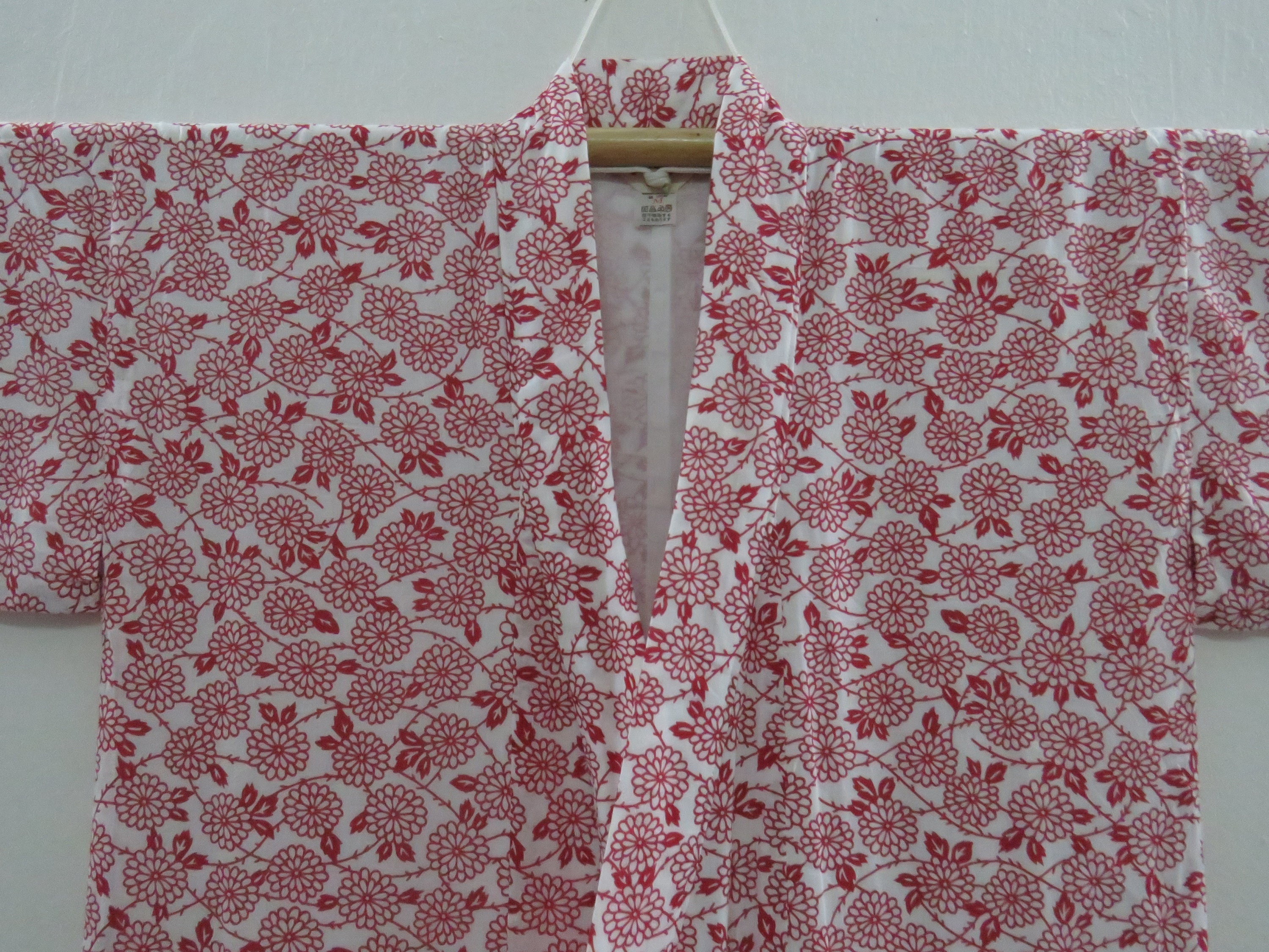 kokataです。 Vintage Japanese Cotton Yukata White Red Color Flower Pattern
