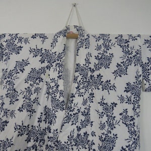 Vintage Japanese cotton yukata white and navy blue color flower pattern kimono robe nightwear 19MAY23-04