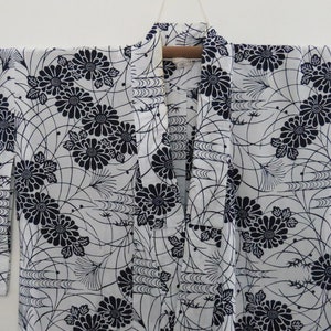 Vintage Japanese cotton yukata white and dark blue color flower pattern kimono robe nightwear 28DECEMBER00-05