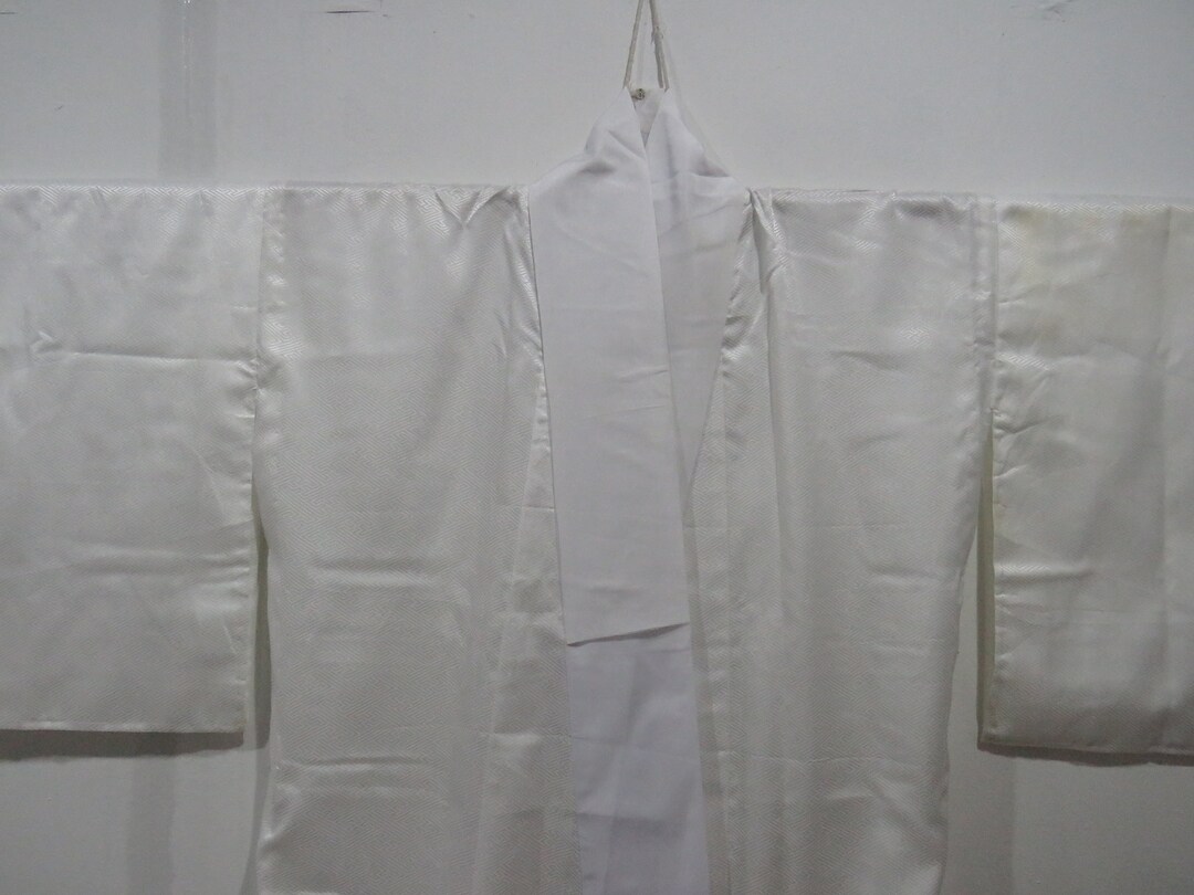 Vintage Japanese Kimono White Color Maze Puzzle Pattern Kimono Robe