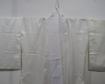 Vintage Japanese kimono white color maze puzzle pattern kimono robe nightwear 28DECEMBER23-10