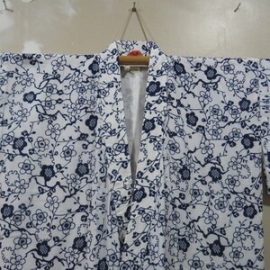 Vintage Japanese cotton yukata white and dark blue color flower  pattern kimono robe nightwear 26MAY22-14