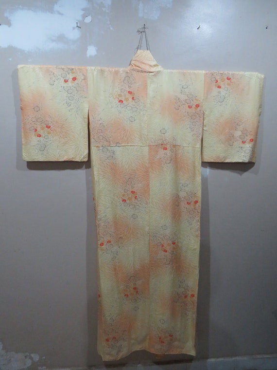 Vintage Japanese kimono soft orange and yellow co… - image 4