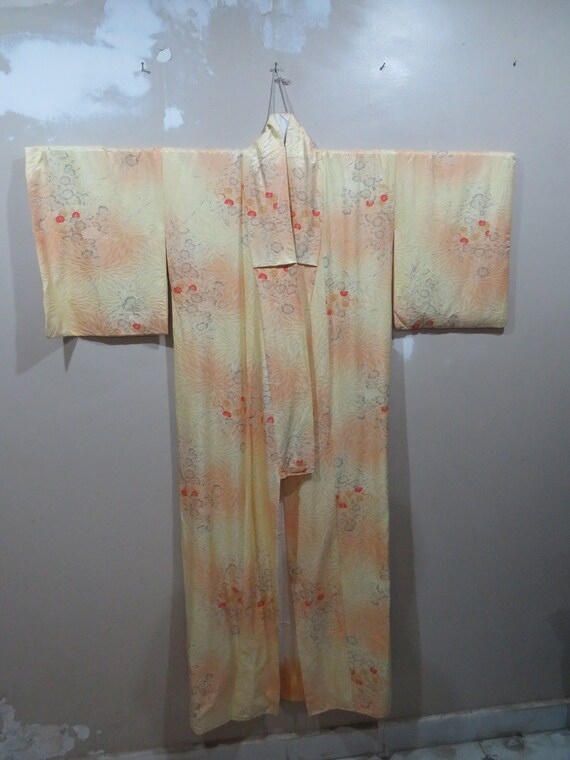 Vintage Japanese kimono soft orange and yellow co… - image 3