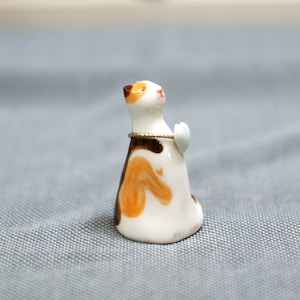 Cat/Jewelry ring cone/Ring holders/Animal jewelry stand/Miniature Sculpture/Handmade ceramics/Ring Accessory/Birthday gift/Wedding ring cone