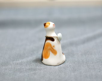 Cat/Jewelry ring cone/Ring holders/Animal jewelry stand/Miniature Sculpture/Handmade ceramics/Ring Accessory/Birthday gift/Wedding ring cone