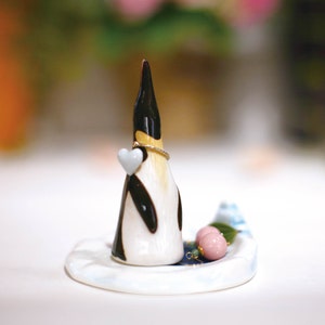 Emperor Penguin/Ring cone/Jewelry ring cone/Ceramic ring holders/Arctic Antarctic Animals/jewelry stand/Handmade ceramics/Ring Accessory