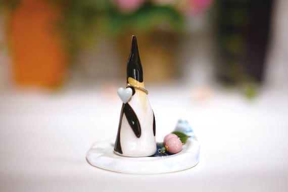 Emperor Penguin/Ring cone/Jewelry ring cone/Ceramic ring holders/Arctic Antarctic Animals/jewelry stand/Handmade ceramics/Ring Accessory