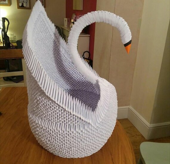 Riesen Origami Swan Lebensgröße