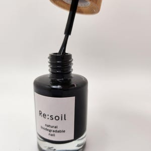 Biodegradable Black Nail Polish: Vegan, Eco-Friendly