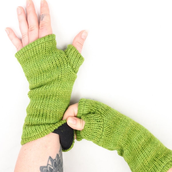 Green Wrist Warmers Fleece Lined Knitted Wool Hand Warmers Unisex Boho Fingerless Mitten Gloves