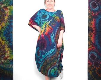 Lange Sommer Poncho Blau Regenbogen Tie Dye Boho Strand Cover Up Tunika Sommer Urlaub Kleid Top Festival Kaftan von Bare Canvas