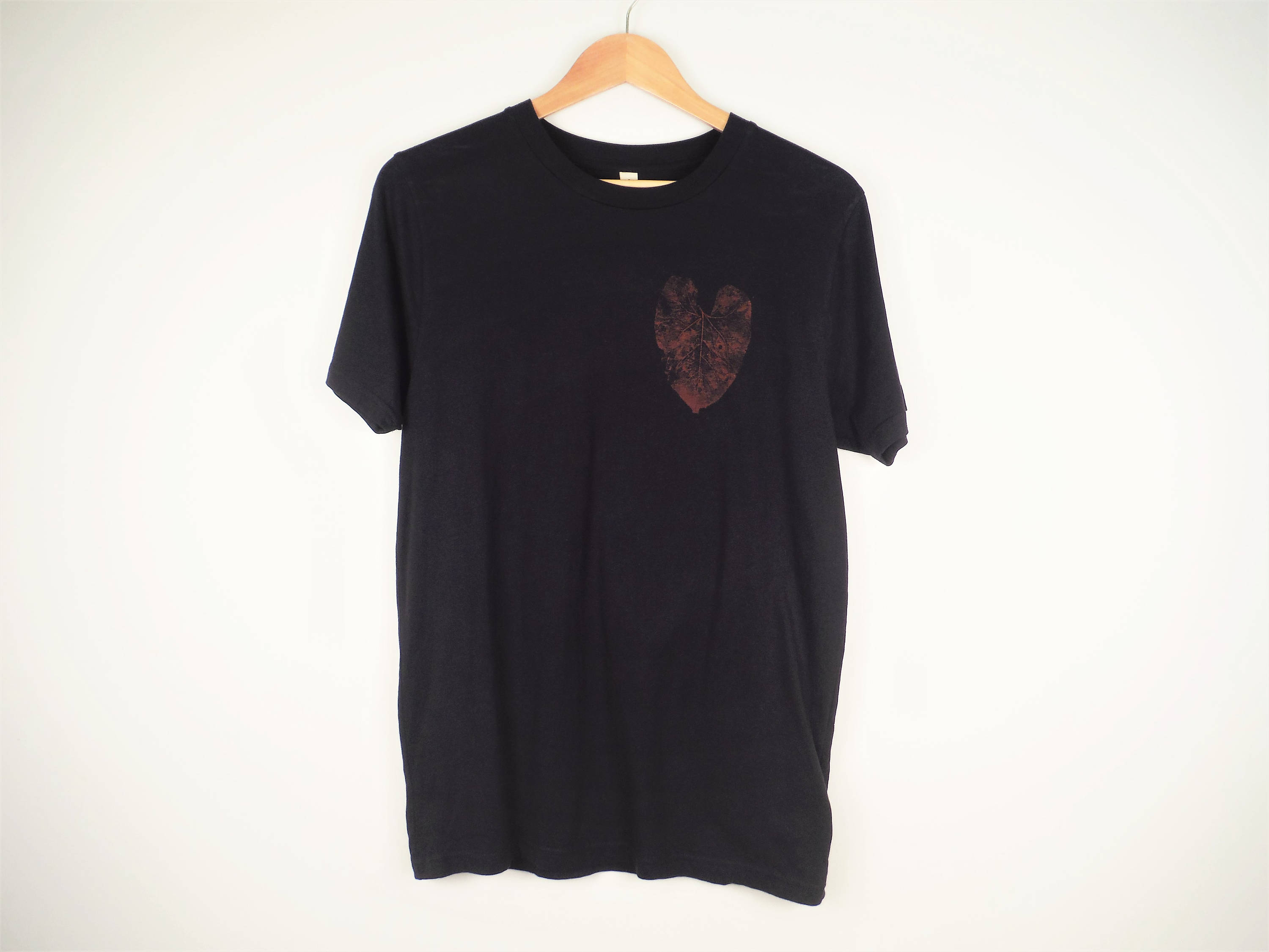 Leaf Heart T-shirt Navy Blue 100% Organic Cotton Fair Trade Bleach