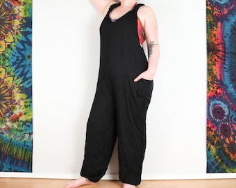 Boho Dungarees Plain Black Jumpsuit Loungewear Comfy Festival Romper Onesie par Bare Canvas