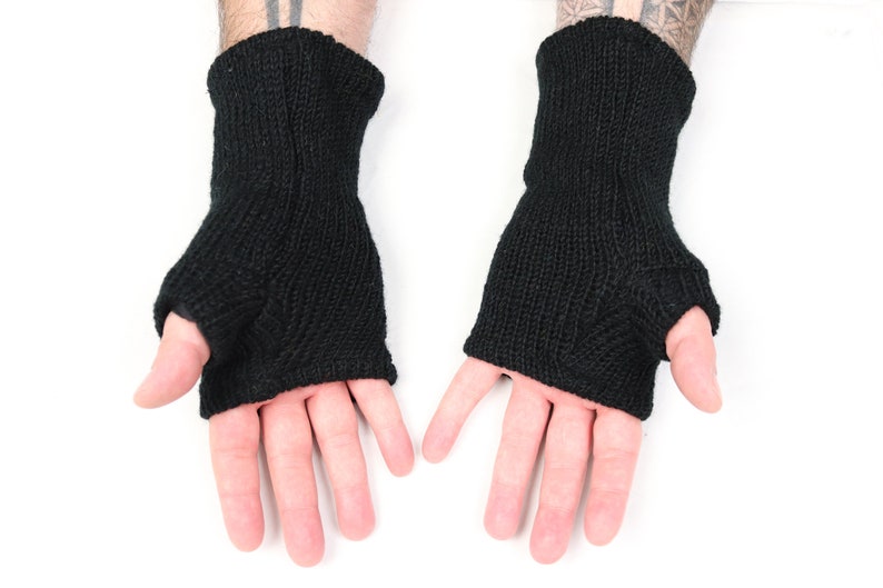 Chauffe-poignets noirs doublés de polaire en laine tricotée chauffe-mains unisexe Boho mitaines sans doigts image 6