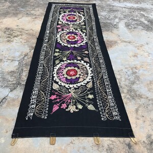 Silk Velvet Suzani Wall Decor / Vintage Machine Embroidery Suzani Table Runner / Black Suzani Table Cloth / Bohemian Antique Wall Hanging
