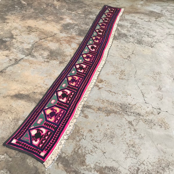 12 ft Suzani Tischläufer - spezielle Quaste - handgemachte Suzani Wand Dekor - rosa Suzani Wandbehang Stoff - Boho Läufer für Boho Dekore