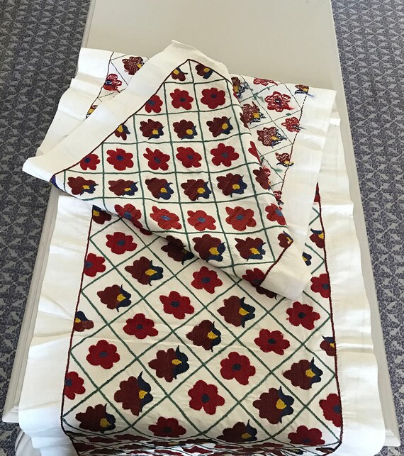 Pomegranate Bed Spread Silk Suzani Runner 175 X 32 cm 68 X 12 inc Handmade Silk Suzani Bed Table Runner Table Cloth Vintage Bed Throw
