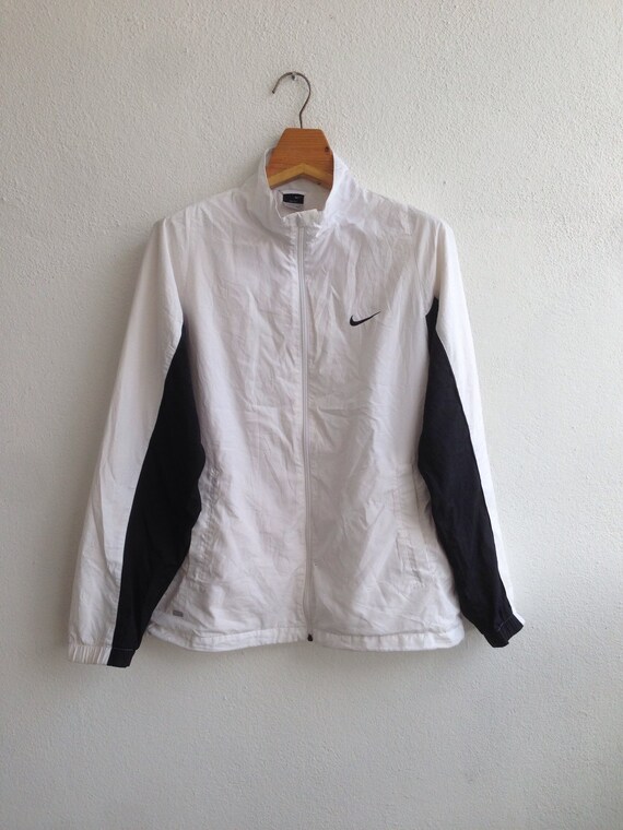 nike zip up windbreaker